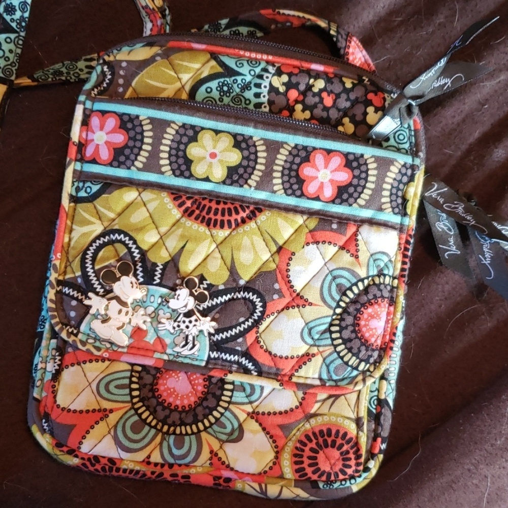 I AM MOVING - MAKE AN OFFER Vera Bradley disney